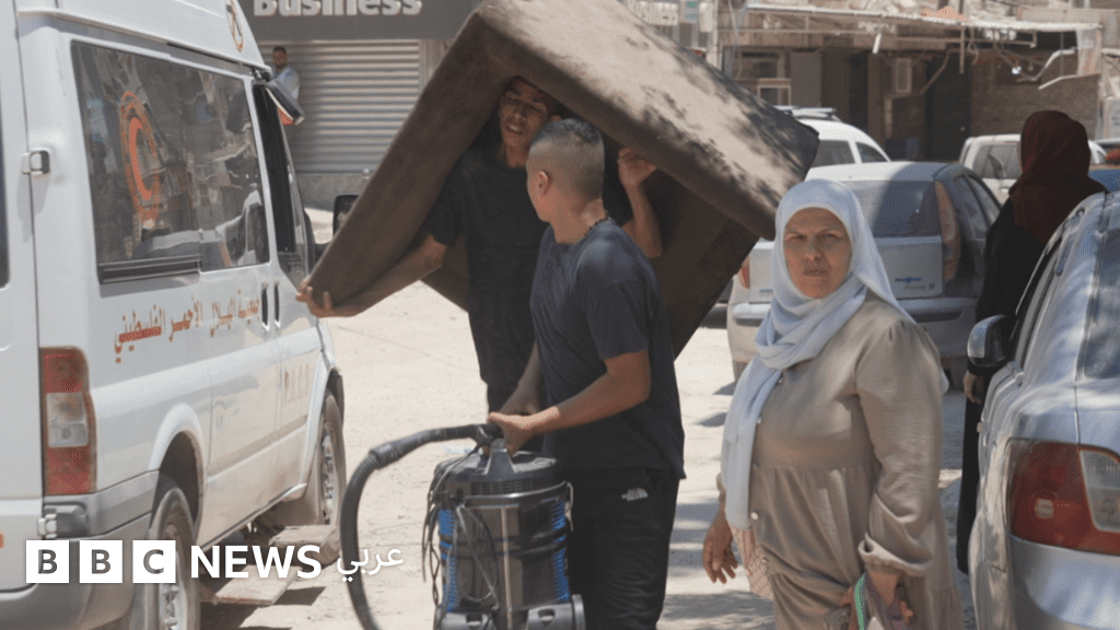 نازحون-فلسطينيون-يجدون-“الدمار-في-كل-زاوية”-بمخيم-طولكرم-مع-عودة-مؤقتة-قبل-هدم-منازلهم